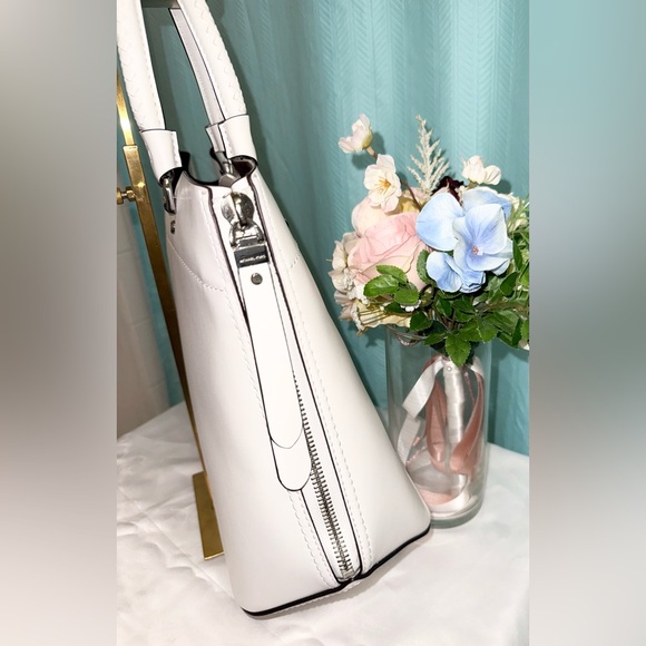 NWOT - Michael Kors Blakely Leather Satchel - Picture 8 of 13